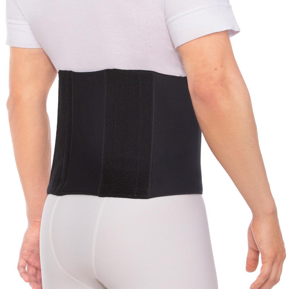 La *faja lumbar ballenada en neoprene* es un soporte de alta calidad diseñado para brindar comodidad y protección a la zona lumbar. Fabricada con material de neoprene, ofrece un ajuste firme y flexible que ayuda a aliviar el dolor y prevenir lesiones en la espalda.