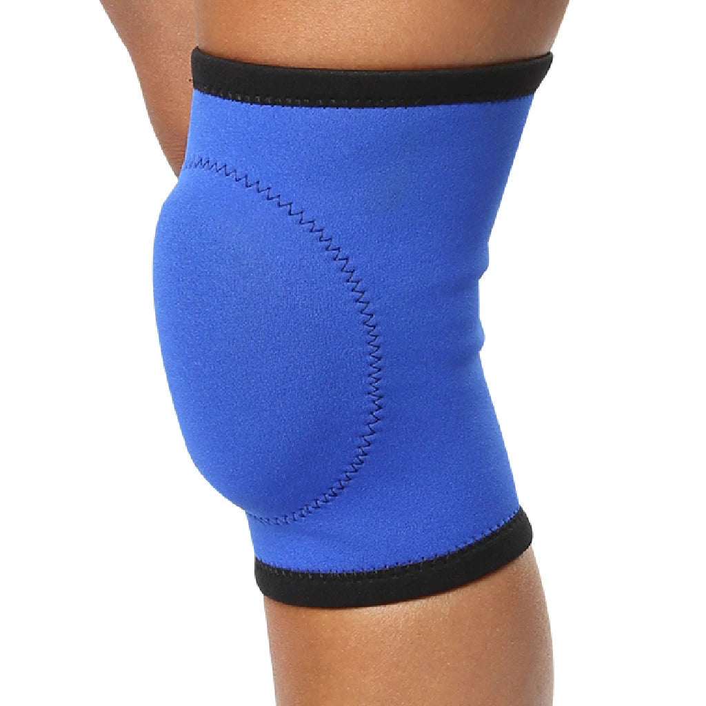 Una **rodillera acolchonada** es un dispositivo de protección diseñado para ofrecer soporte y confort a la rodilla durante actividades deportivas o de alto impacto. Su diseño acolchado ayuda a reducir el riesgo de lesiones al proporcionar amortiguación y estabilización.