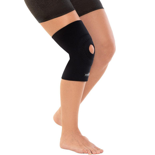 La **Rodillera Rótula Libre de Neopreno** es ideal para ofrecer soporte y comodidad a la rodilla sin restringir el movimiento natural. Fabricada con material de neopreno, proporciona compresión y calor terapéutico para aliviar el dolor y acelerar la recuperación de lesiones.